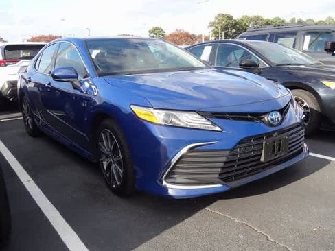 Used 2024 Toyota Camry XLE image 3