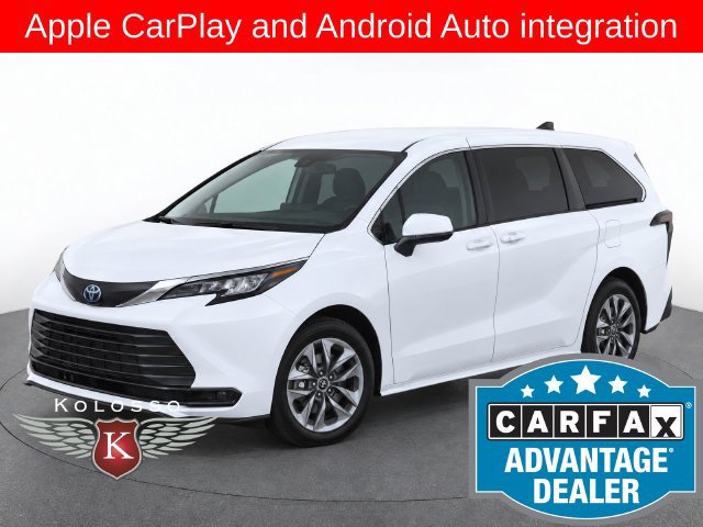 Used 2023 Toyota Sienna LE FWD image 1