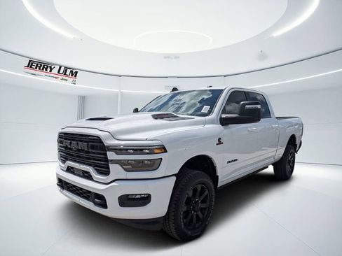 New 2026 RAM 2500 Laramie AWD/4WD image 7