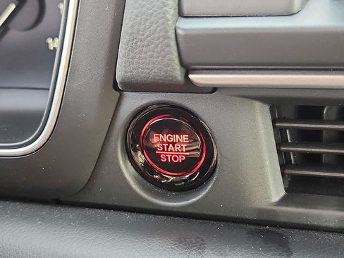 Certified 2023 Honda Pilot Touring image 23