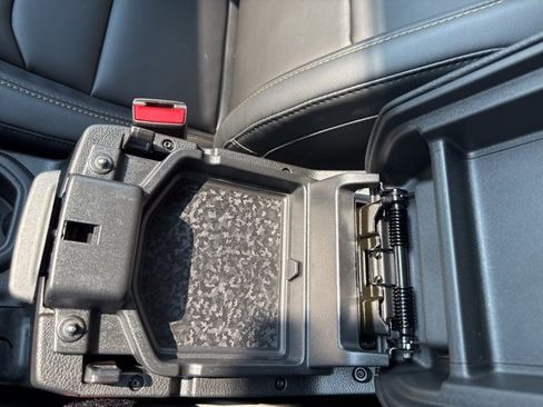 Used 2025 Jeep Wrangler Unlimited Rubicon 392 image 31