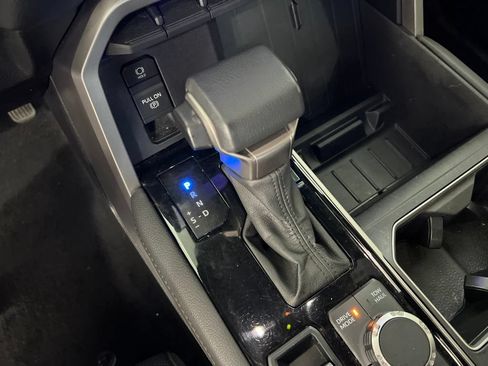 Used 2025 Toyota Tundra Limited AWD/4WD image 14