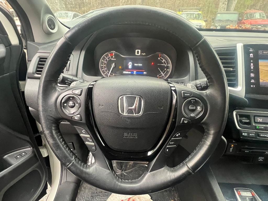 Used 2018 Honda Pilot Touring image 22