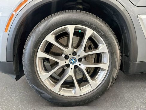 Used 2024 BMW X5 xDrive50e AWD/4WD image 33