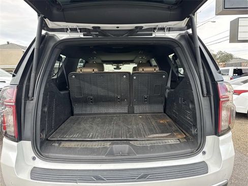 Used 2021 Chevrolet Suburban Premier w/ Premium Package image 10