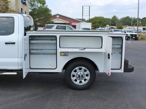 Used 2024 Ford F250 XLT w/ FX4 Off-Road Package AWD/4WD image 18