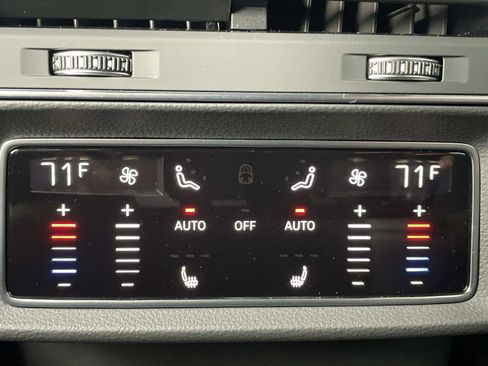 Certified 2025 Audi RS Q8 performance image 14