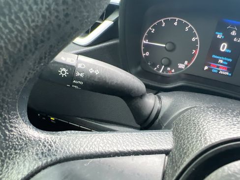 Used 2025 Toyota Corolla LE FWD image 31