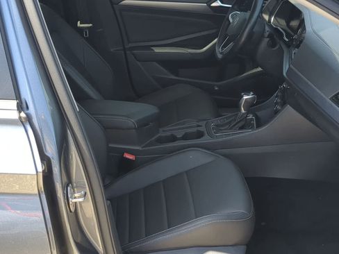 Used 2022 Volkswagen Jetta SE FWD image 20