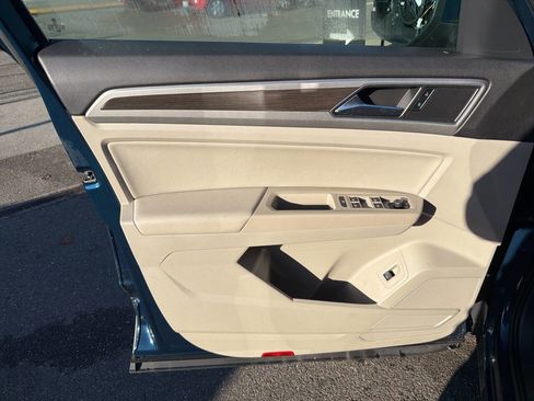 Used 2018 Volkswagen Atlas SE image 38