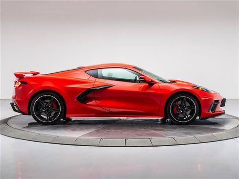Used 2025 Chevrolet Corvette Stingray Preferred Cpe w/ Z51 Performance Package RWD image 6