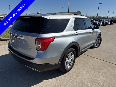 Used 2022 Ford Explorer XLT w/ Equipment Group 202A image 12