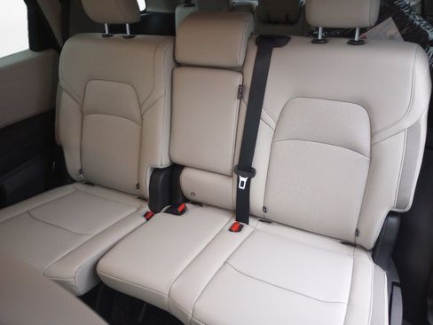 New 2026 Nissan Pathfinder SL image 12