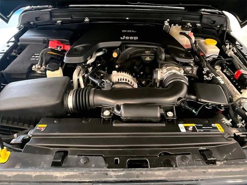 Used 2021 Jeep Wrangler Unlimited Sport image 28