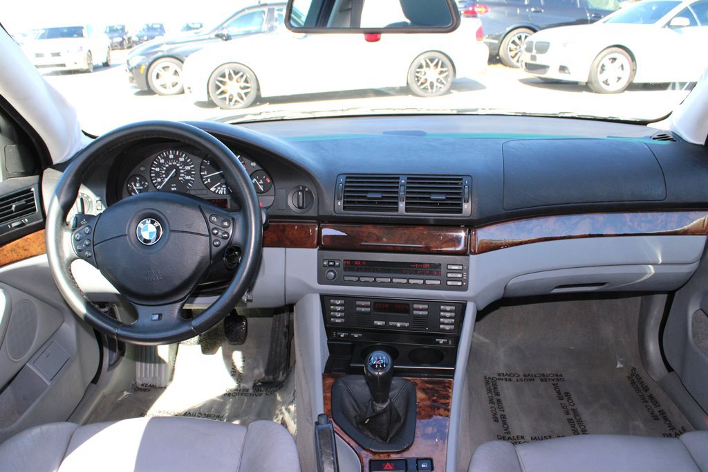 Used 2000 BMW 540i Sedan RWD image 11