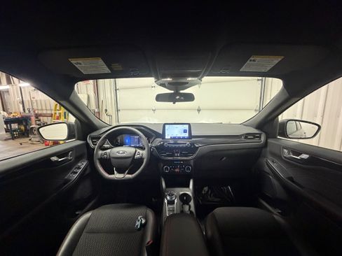 Certified 2025 Ford Escape ST-Line Select AWD/4WD image 3