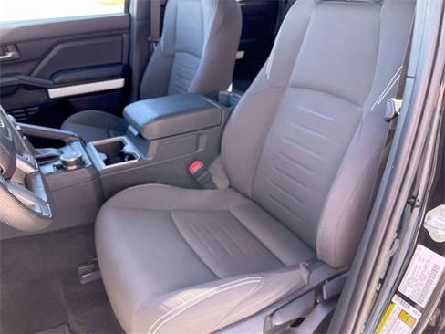 Used 2024 Toyota Tacoma TRD Sport image 11