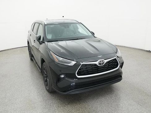 New 2026 Toyota Highlander XLE image 14