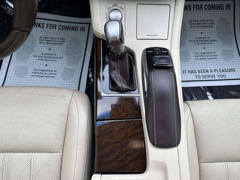 Used 2016 Lexus ES 300h w/ Luxury Package w/Wood Trim FWD image 22