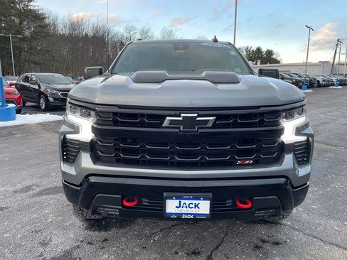 Used 2024 Chevrolet Silverado 1500 LT Trail Boss w/ Convenience Package II image 2
