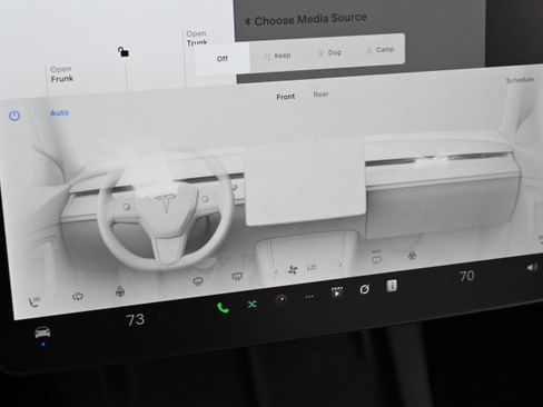 Used 2023 Tesla Model Y Long Range image 35