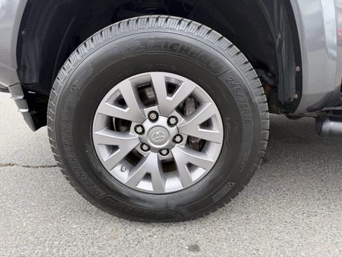 Used 2016 Toyota Tacoma SR5 w/ Exterior Package image 10