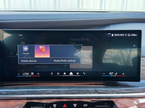 Used 2023 BMW i7 xDrive60 w/ Executive Package 2 image 28