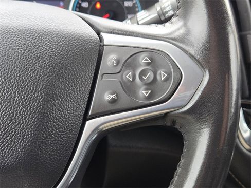 Used 2021 Chevrolet Traverse LT image 30