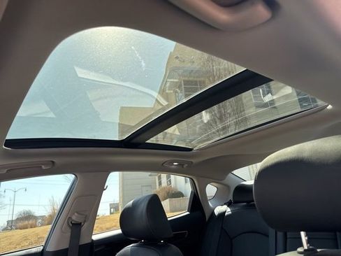 Used 2019 Kia Cadenza Technology image 10