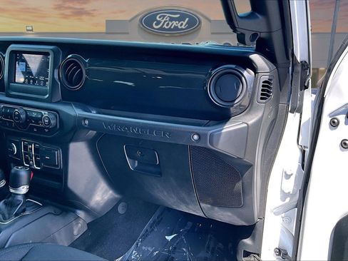 Used 2021 Jeep Wrangler Unlimited Sport AWD/4WD image 17