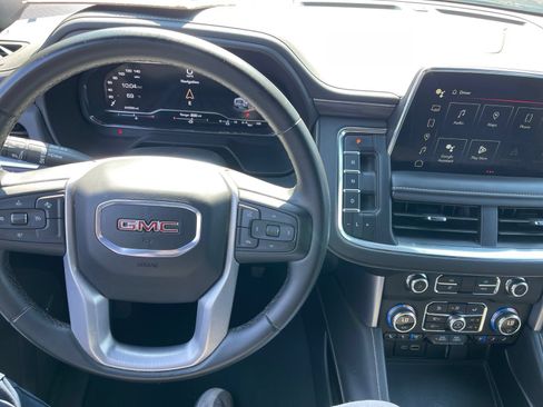 Used 2024 GMC Yukon SLT AWD/4WD image 7