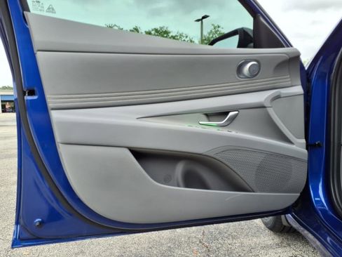 New 2025 Hyundai Elantra SEL image 10