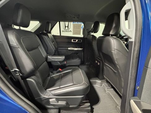 Used 2022 Ford Explorer XLT w/ Equipment Group 202A AWD/4WD image 34