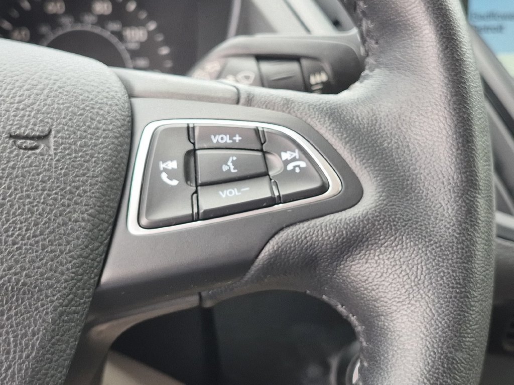 Used 2018 Ford Escape Titanium w/ Ford Safe & Smart Package FWD image 17