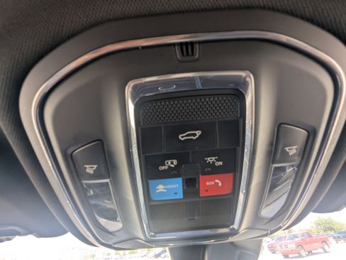 Used 2025 Jeep Grand Cherokee Altitude image 24