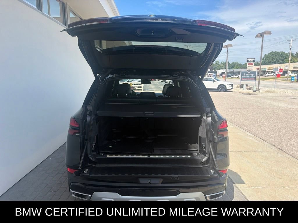 Used 2025 BMW X5 xDrive50e w/ Premium Package AWD/4WD image 8