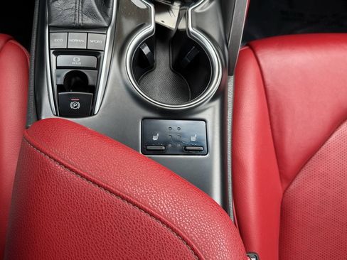 Used 2018 Toyota Camry XSE image 28