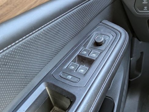 Used 2024 Volkswagen Atlas SE image 26