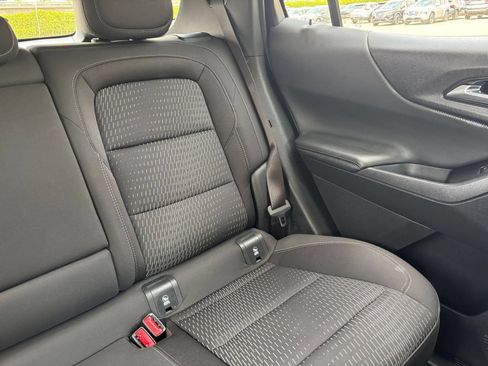 Used 2025 Chevrolet Equinox LT FWD image 38