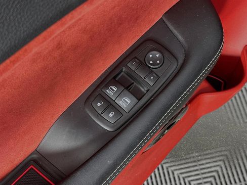 Used 2015 Dodge Challenger SRT Hellcat image 19