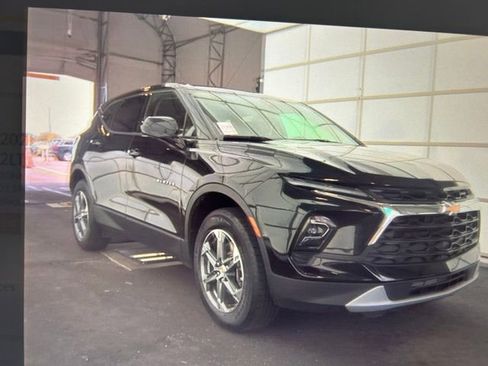Used 2025 Chevrolet Blazer LT FWD image 7