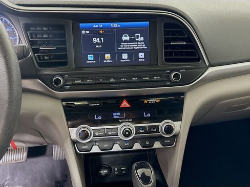 Used 2020 Hyundai Elantra SEL FWD image 18