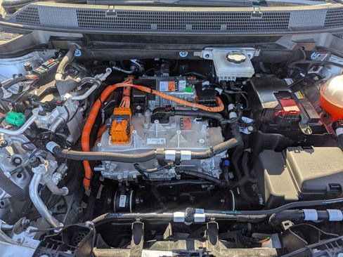 Used 2025 Chevrolet Equinox EV LT w/ Convenience Package image 34