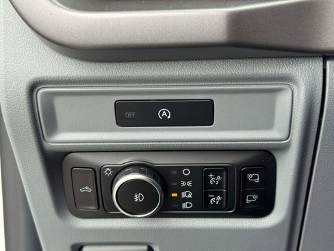 Used 2025 Ford F150 XLT w/ Equipment Group 302A MID image 18