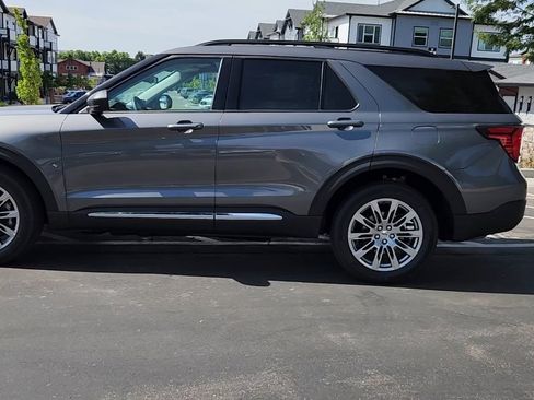 New 2025 Ford Explorer Active w/ Active Comfort Package image 3
