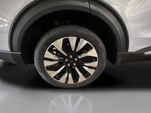 Used 2025 Ford Explorer Platinum w/ LUX Leather Package image 15