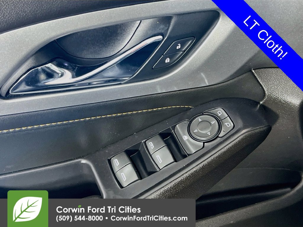 Used 2021 Chevrolet Traverse LT FWD image 12