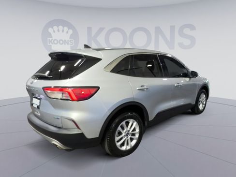 Used 2020 Ford Escape SE image 11