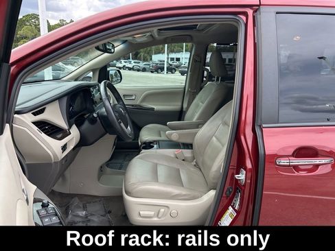 Used 2017 Toyota Sienna XLE w/ XLE Navigation Package image 16