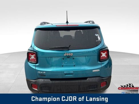 Used 2022 Jeep Renegade Latitude AWD/4WD image 4